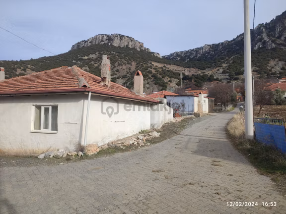 Özlüce De Satılık Köy Evi 2
