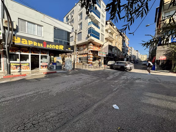 Barışmanço Caddesinde Satılık 146 M2 Dükkan 2 Katlı 1