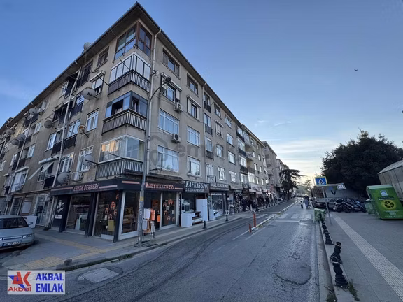 Akbal'dan Kiralık Hatboyu Caddesinde 3+1 Geniş Büyük Daire 1