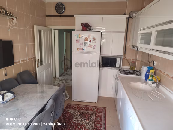 Eminevime Uygun 3+1 Kombili Geniş Çift Banyo Satılık Daire 1