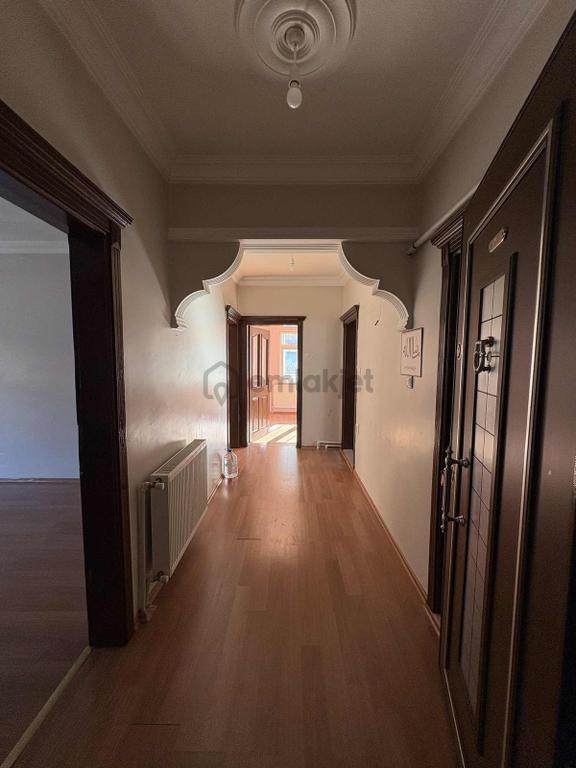 Okan Emlak'tan Cumhuriyet Caddesi Okullar Bölgesinde Kiralık 2