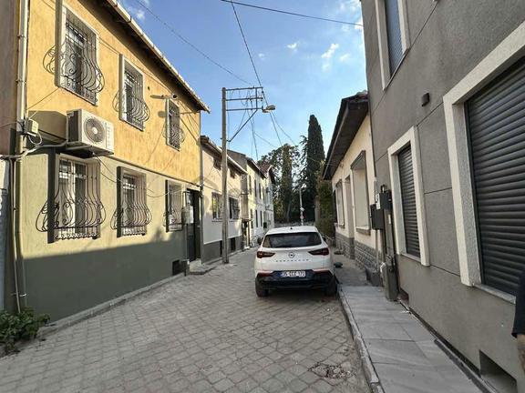 Buca’da Dokuz Eylül Yanı Tarihi Rum Evi Müstakil Parsel Tapulu 2