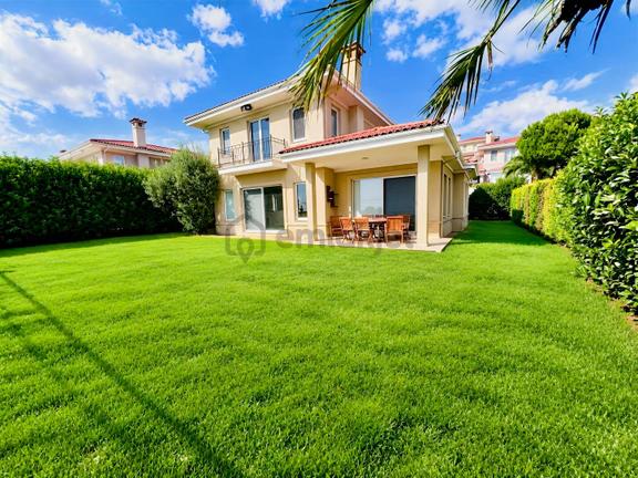 Deniz İstanbul Yakamoz Evleri Müstakil 5+1 En Ön Kiralık Villa 1
