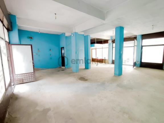 Buca Yıldız Batı Girişi Yakını 95 Metrekare Kiralık Dükkan 1