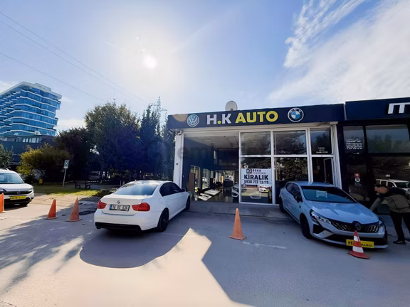 Bursa Otokop'ta Tabela Değeri Yüksek Kiralık Köşe Dükkan 2