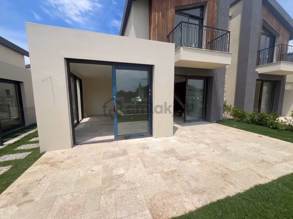 16 Urla Kuşçular Privatus Özel Havuzlu 4+1 Satılık Triplex Villa 2