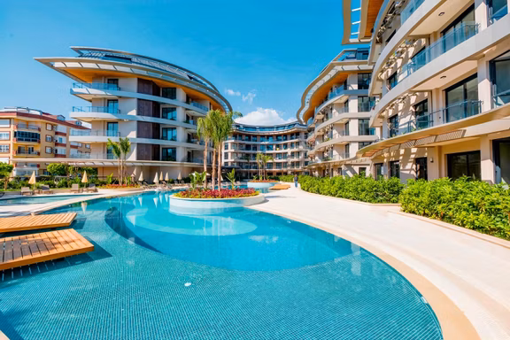 Alanya Oba'da Denize 300 Metre Lüks, Kapalı Otoparklı 2+1 Daire 1