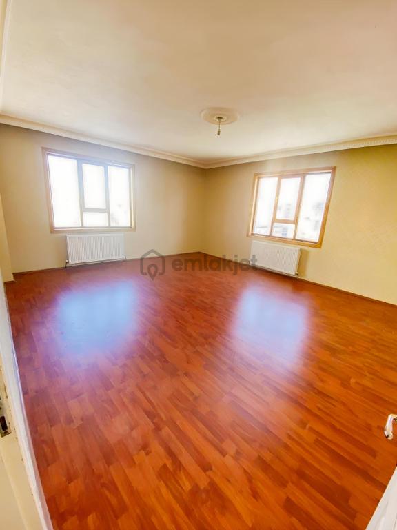 Uluırmak Mahallesinde 3+1 Geniş Kiralık Daire 1