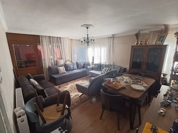 Sağlık Mahallesi Stadyum/ Diş Hastanesi Yanı 3+1 Satılık Daire 1