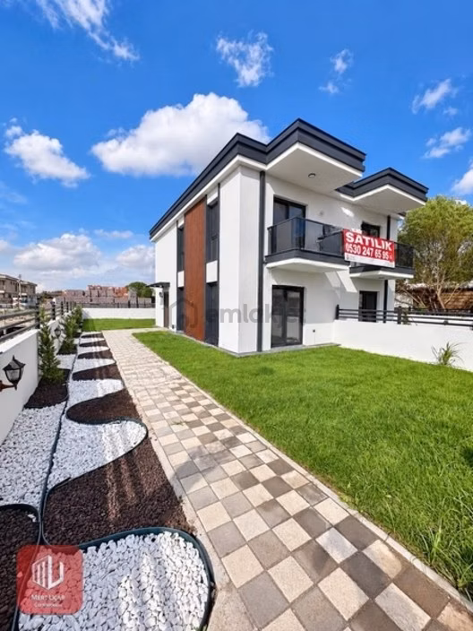 Mert Uçar'dan Satılık Seyrek Günerli De Yan Yana İkiz Villa 2