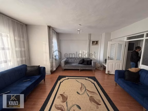 Kınacı Gayrimenkul'den Emeksiz De Satılık 2+1 Daire 1