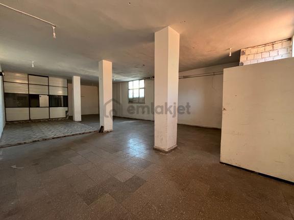 Gümüşpala Merkez'de Çarşı Ve Pazar Yakını 100 M2 Kiralık Depo 1