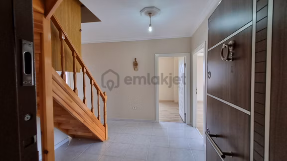 Büyükçekmece Murat Çeşme'de Kiralık 4+2 Teraslı Geniş Daire 140 M² 2