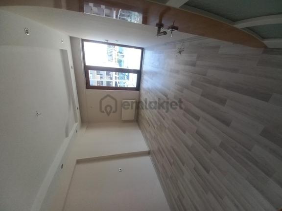 Yenişafakta Kiralık 3+1 Arakat Daire 2