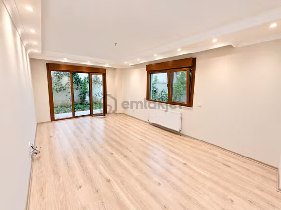İdealtepe'de Sahil Ve Marmaraya 5 Dk Emsalsiz Geniş Teraslı 2+1 1