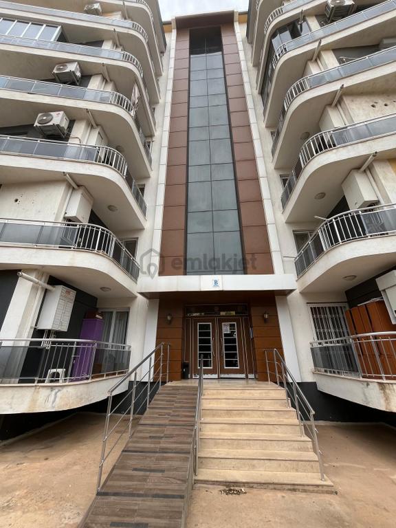 20 Menemen Gazi Mah. Site İçinde Ebeveyn Banyolu 3+1 Satılık 2