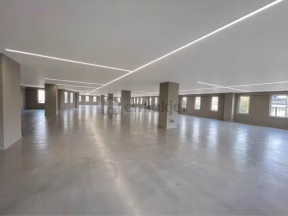 Dialog Altun'dan İsabey Meydanda 700 M2 Kiralık Dükkan 2