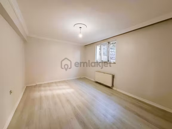 Aslı Emlak'tan Yunusemre Mah.de Masrafsız Satılık Bahçe Katı 1