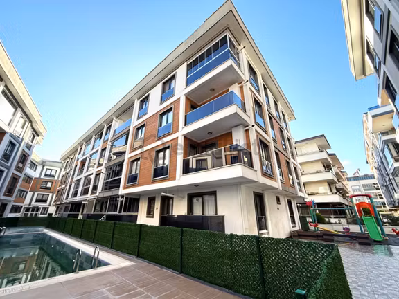Akçay'da Aygül'den Nezih Site İçi Güvenlikli Havuzlu K.otoparklı Fıtness Salonlu 1+1 Satılık Daire 1