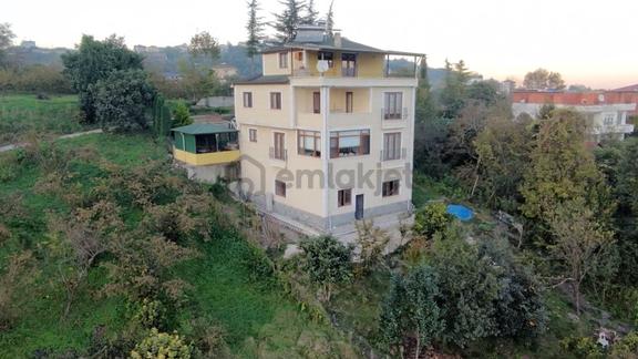 Trabzon Gölçayır'da Doğa Manzaralı 6+1 Geniş Villa 1