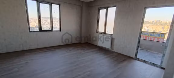Batıkent'te Satılık Büyük Sıfır 2+1 1