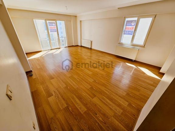 Alper Alkan'dan Şerifali Elalmış Cd. Yakut Sit.arakat 148 M2 3+1 2