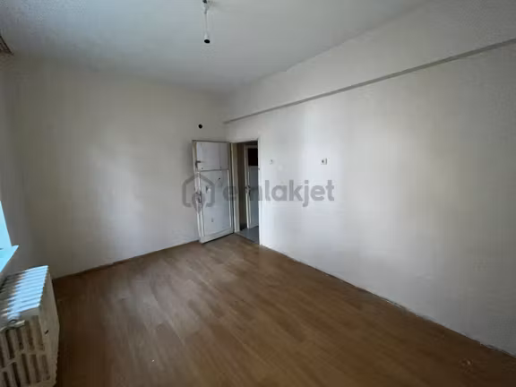 Kiçiköy Mah Tramvaya 3 Dk Mesafede Bakımlı Kiralık Daire 166/2 1