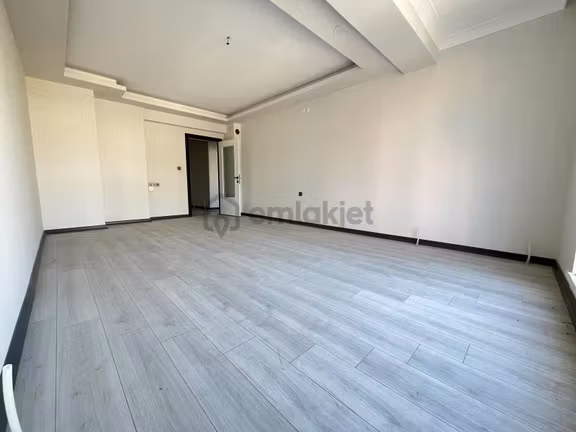 Ful + Ful Yapılı Ara Kat Güney Cephe Merkezi Konumda Daire !! 2