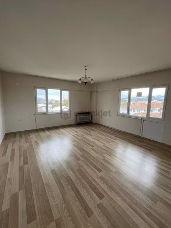 Emlakçe G Y M' Den Arifbey Mah Depozitosuz Kiralık Daire 2