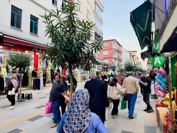 Vestha'dan Fidangörde Devren Kiralık Kurulu Düzen Giyim Mağazası 2