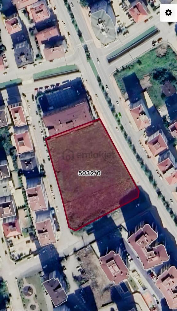 Truva// Cevat Köse'den Yatırımlık Fırsat Çağaloglu'na Cephe Arsa 1