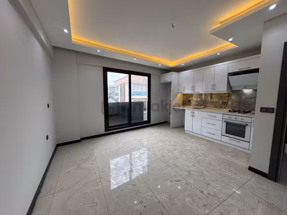 Buca Göksu Merkezde Kiralık 2+1 Asansörlü Sıfır Daire 1