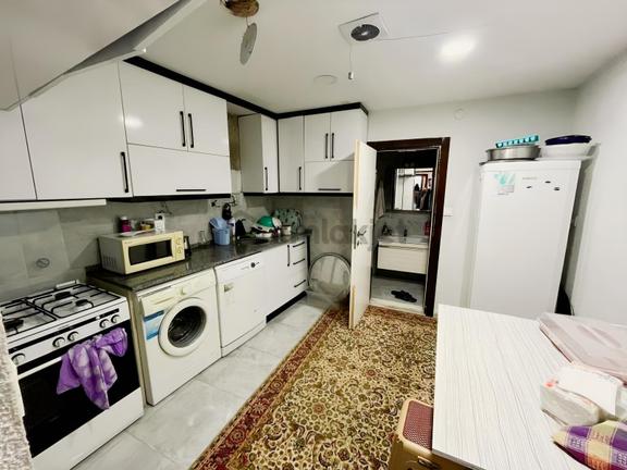 Gökçayda Yola 33m Cepheli Ev Ve 300m2 Doposu. Yatırımlık! 2