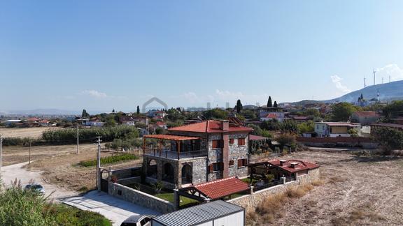 Gerçek Taş Ev Satılık 500 M2 Bahçeli 2