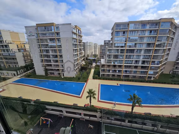 Evora B'de Kat Bahçesi Odaya Çevrilmiş Havuz Manzaralı 1