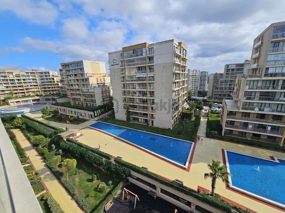 Evora B'de Kat Bahçesi Odaya Çevrilmiş Havuz Manzaralı 2