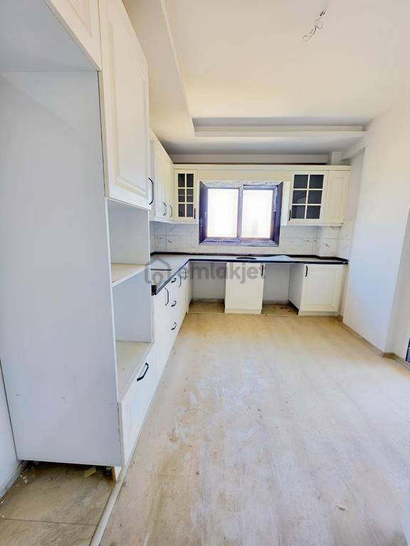 Erdemlinin En Muazzam Konumunda Ana Cad Cepesi 3+1 Daire 135 M2 2