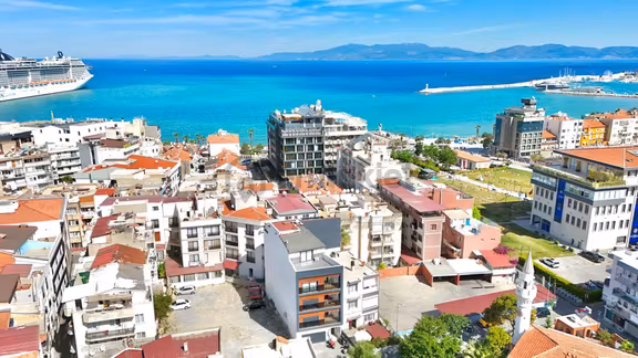 Kuşadası Sahile 100 Mt Doğalgazlı Kiralık 3+1 Dublex. Daire 2
