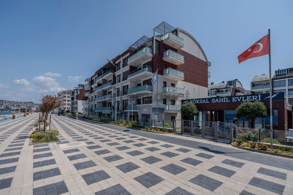 Remax Leon Köksal Sahil Evleri Deniz Manzaralı Kiralık 1+1 Daire 1