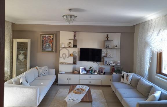 Sahibinden Satılık Bahce Icınde, Eşyalı, 4 Katlı, 5+2 Oda, Merkezı Konumda, Müstakil Ev 1