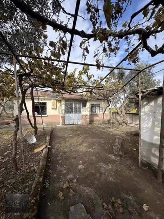 Paşaçiftlikte 1.660 M² Arsa, Köy Evi, Ahır Ve Depolar Bir Arada 1