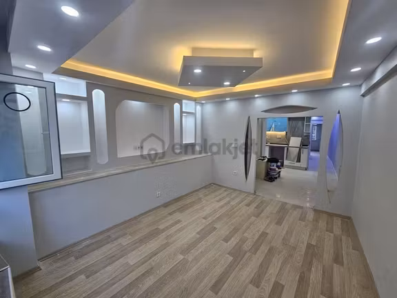 Üsküdar Merkez'de 2+1 Lüks Daire -balkonlu,çift Cepheli,1.kat 2