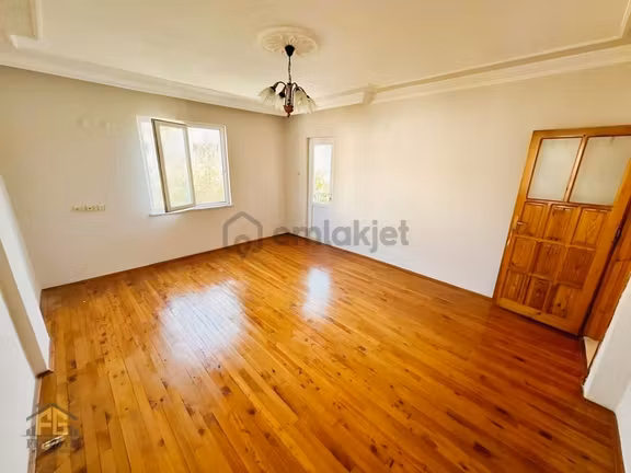 Akarca Mah. Merkezi Konumda 3+1 Ara Kat Geniş Kiralık Daire 1