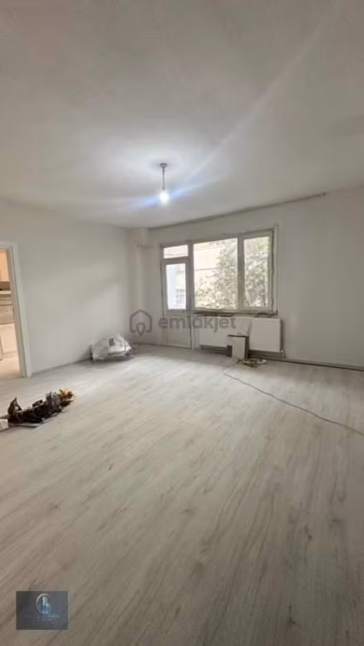 Bekara Ve Yabancıya Uygun Eşyalı Kiralık Daire Açıklama Oku! 1