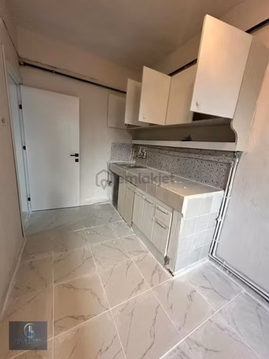 Bekara Ve Yabancıya Uygun Eşyalı Kiralık Daire Açıklama Oku! 2