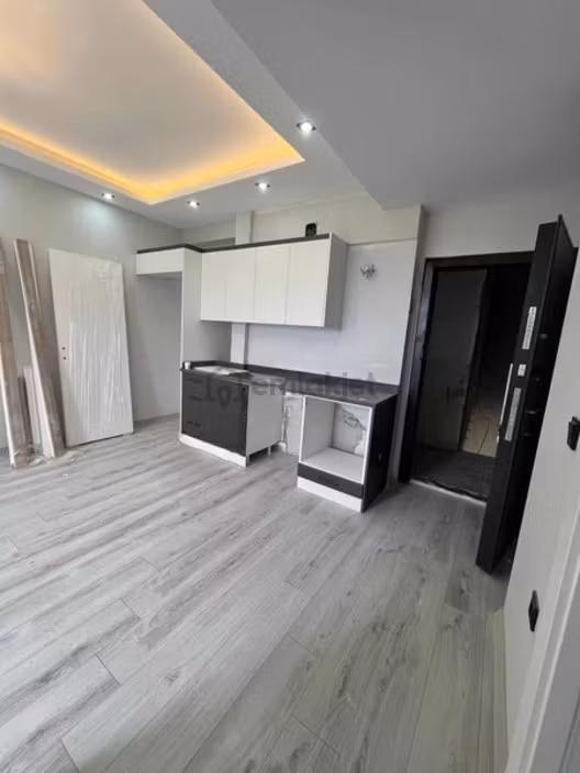 Tetik Emlak'tan Ertuğrul Gazi'de Geniş Oturumlu 1+1 1