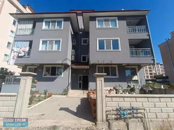 Doruk Emlaktan Acil Satılık Geniş 2+1 Daire 1