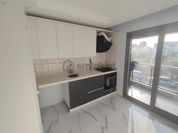 Elagöz Gayrımenkul'den 2 + 1 Ana Cadde Üzerı 1