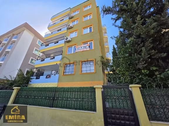 Yüzüncü Yılda 4+1 Kapalı Mutfak Dogalgazlı Düşük Katlı Kiralık 1