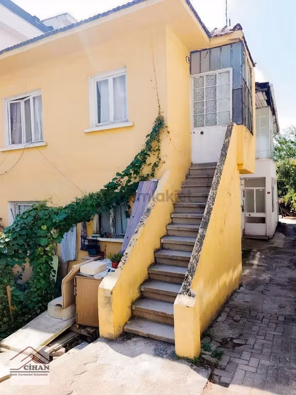 Satılık Müstakil Ev 530 M2 Arsaya Sahip 1
